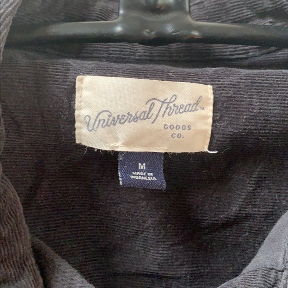 Universal Thread - Picture 3 of 4
